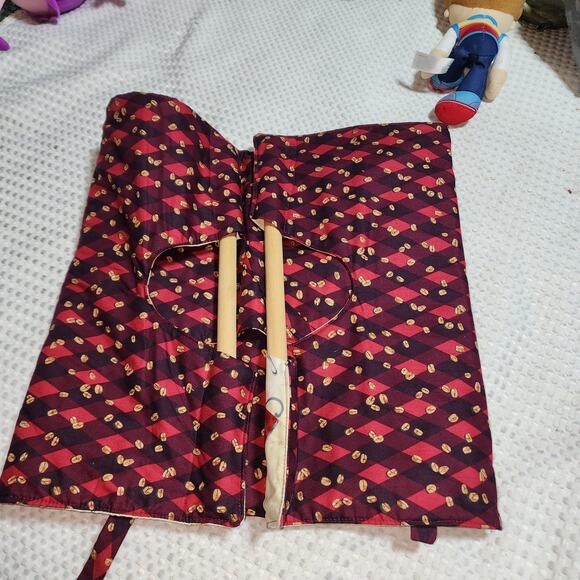 HANDMADE FARMHOUSE STYLE CASSAROLE CARRIER WITH WOOD HANDLES - Picture 2 of 4